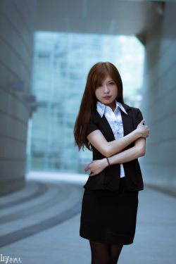 wwe女子撕衣露胸